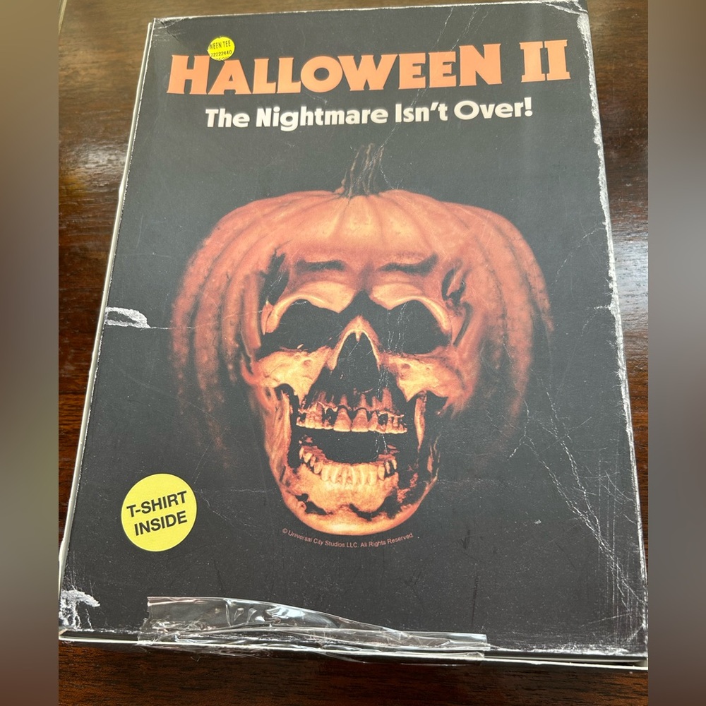 Halloween II Small T-Shirt w/Collector’s Presentation Box w/Skull & Pumpkin NIP